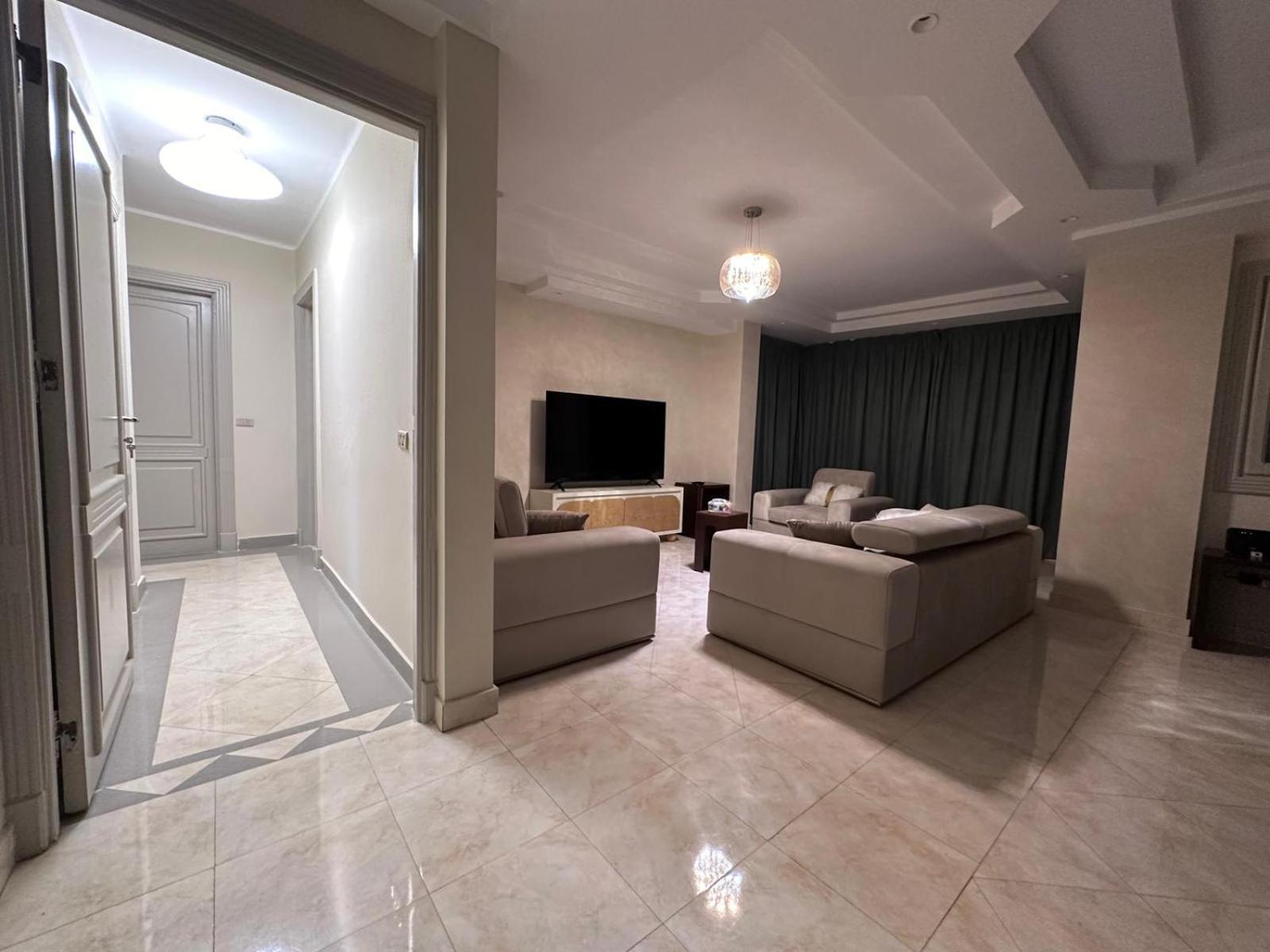 Gate Apartment